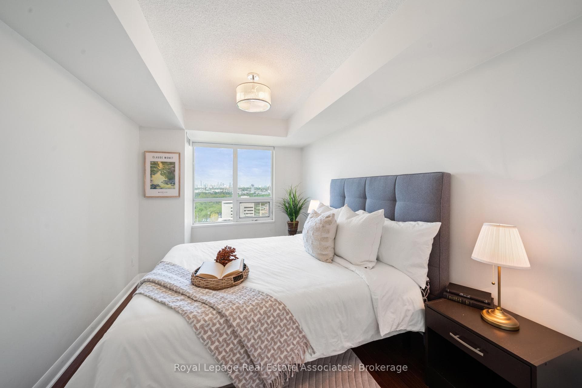 225 Sherway Gardens Road Unit 1601 - Condo photo 10 of 15 in Etobicoke (Islington / Rexdale), Ontario
