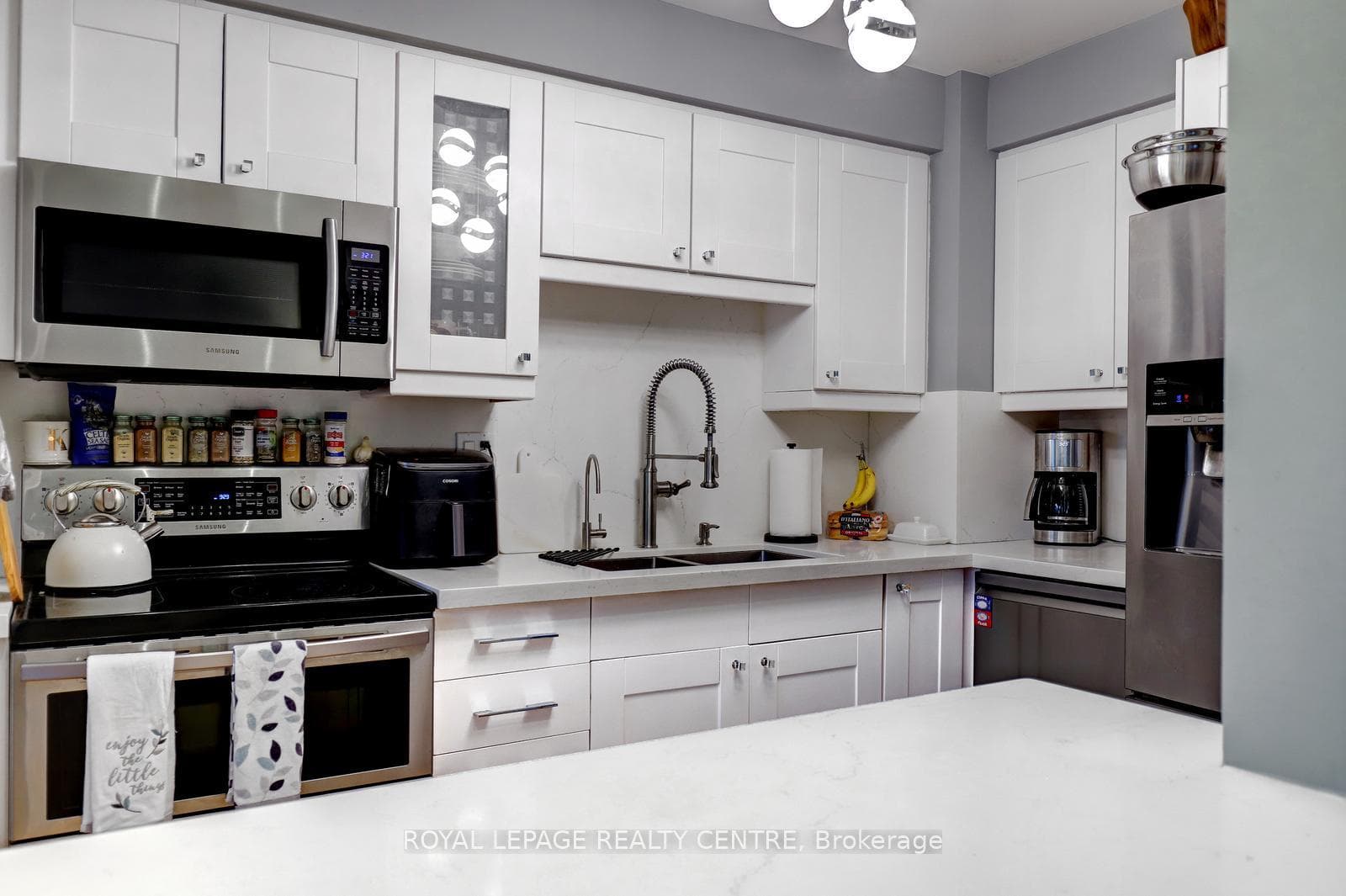 3025 Cedarglen Gate Unit 60 - Condo photo 16 of 38 in Mississauga, Ontario