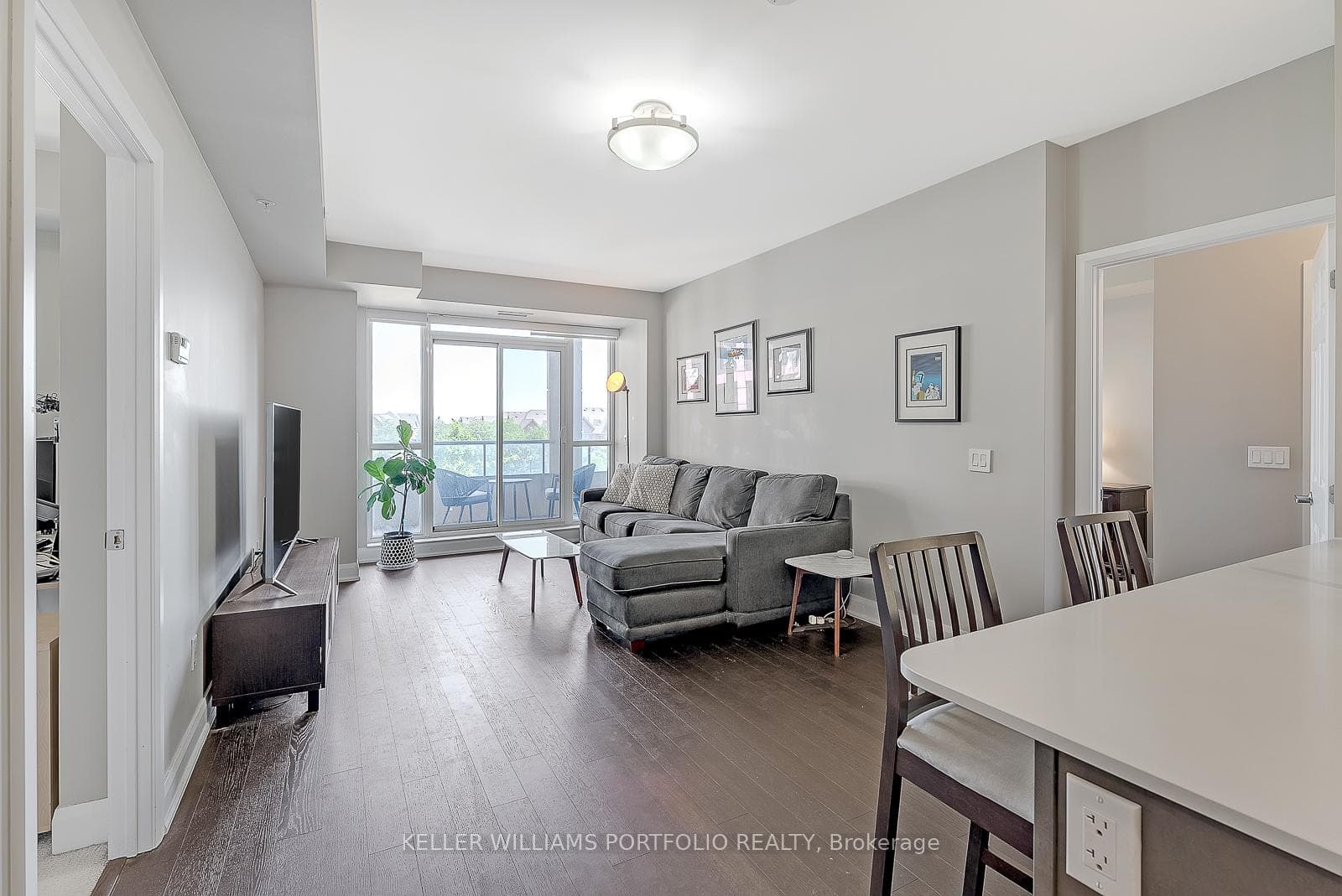 2480 Prince Michael Drive Unit 304 - Condo photo 9 of 27 in Oakville, Ontario