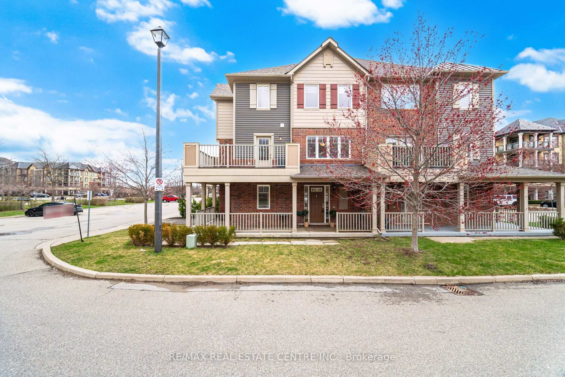 3050 Rotary Way Unit 56 - Condo for sale in Tyandaga, Ontario