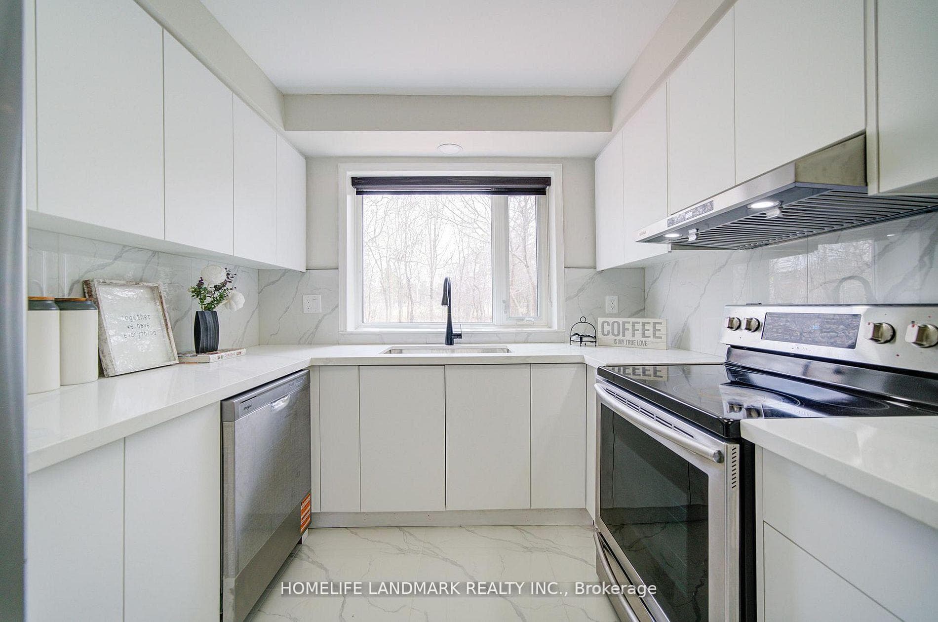 1111 Deer Run - Detached photo 7 of 29 in Mississauga, Ontario