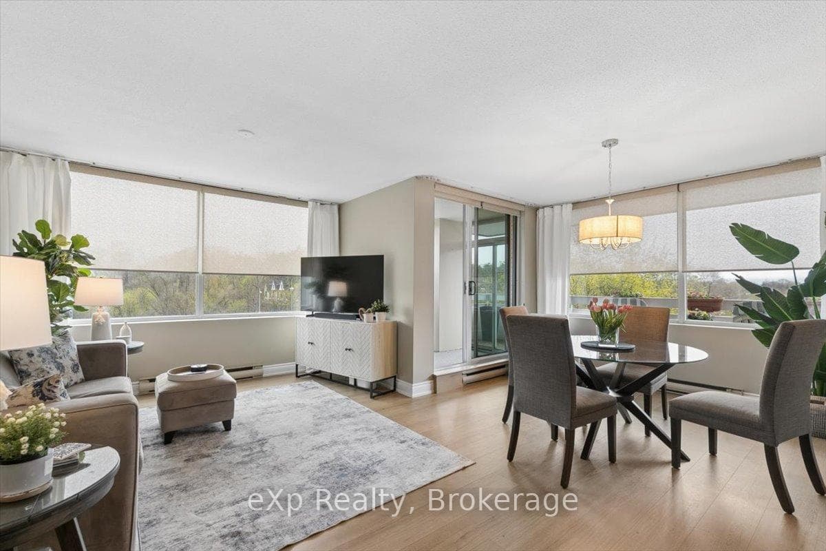 39 Stavebank Road Unit 403 - Condo photo 4 of 33 in Mississauga, Ontario