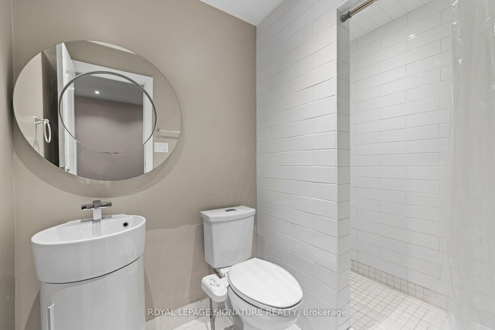 2480 Upper Valley Crescent - Detached photo 48 of 50 in Oakville, Ontario