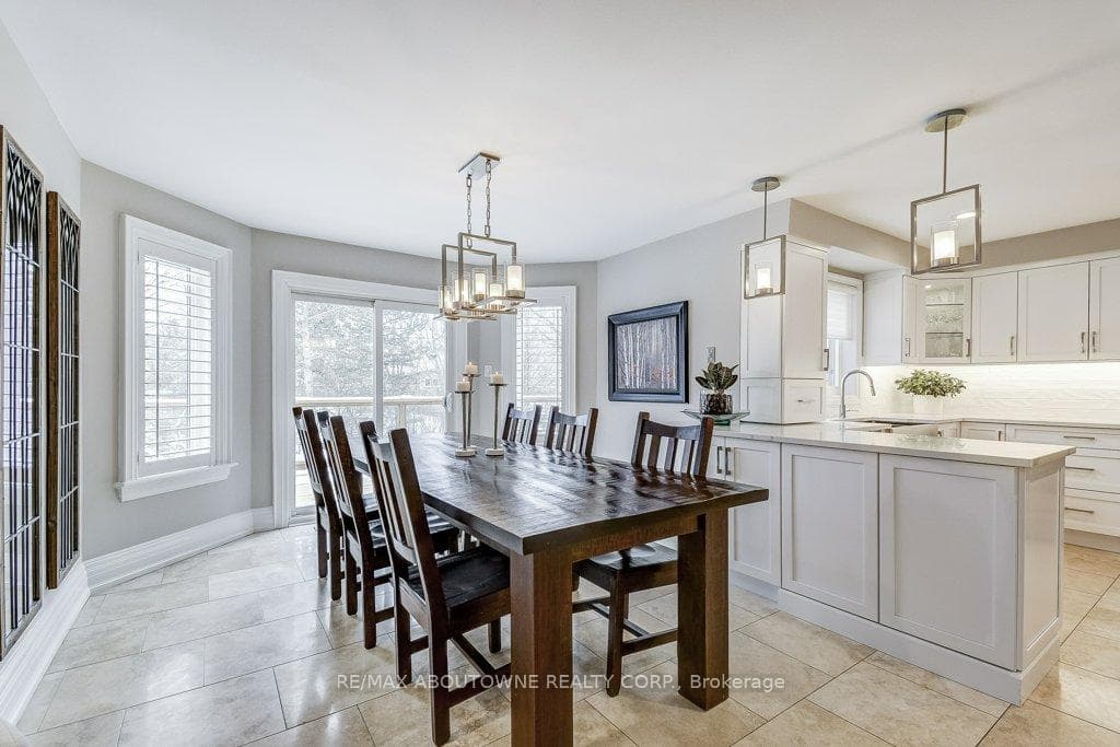 2080 Mckerlie Crescent - Detached photo 12 of 50 in Burlington, Ontario