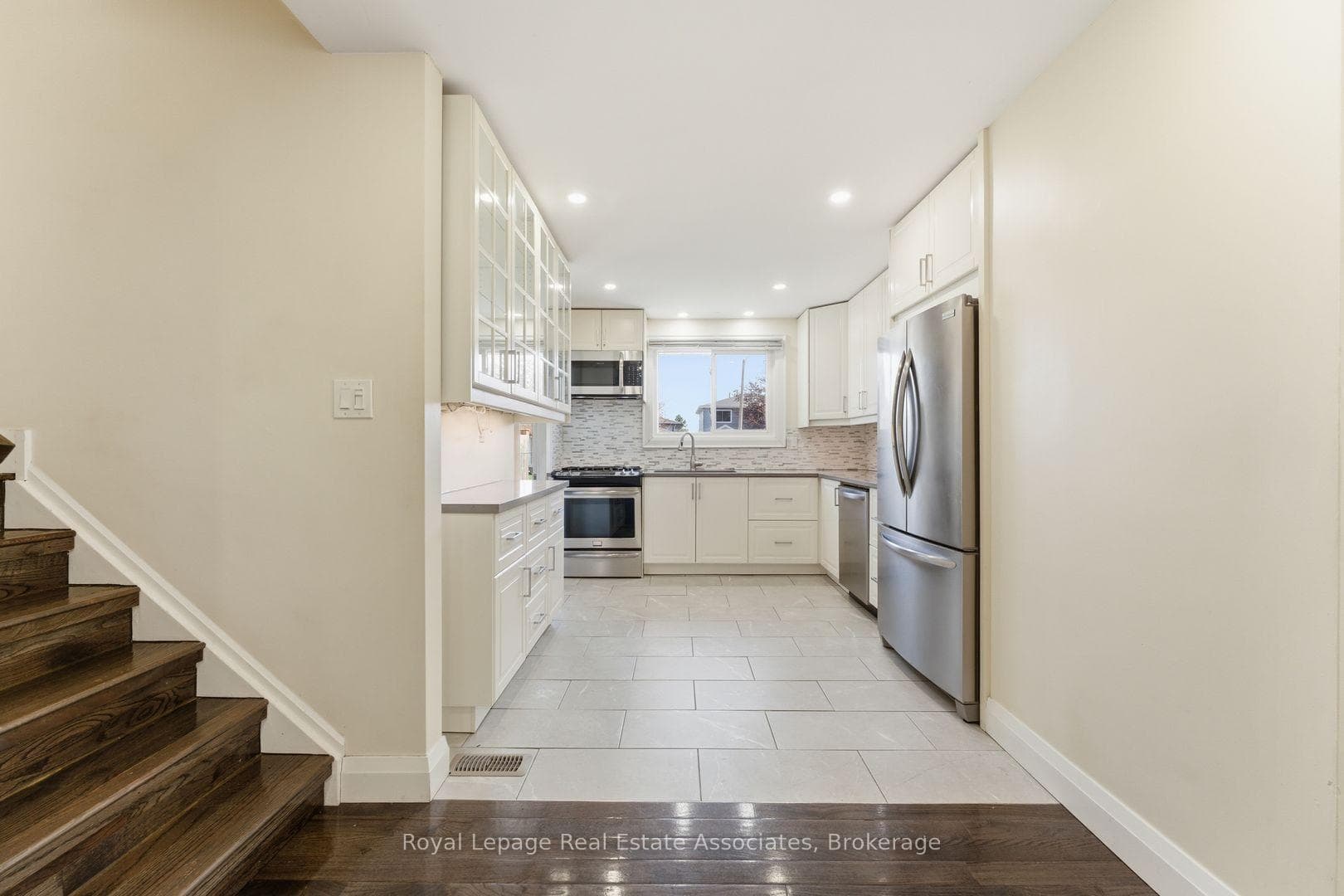 2362 Greenbank Trail - Semi-Detached photo 12 of 50 in Burlington, Ontario