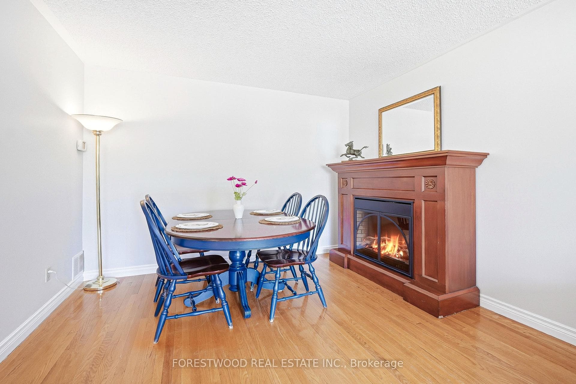 69 Surbray Grove - Semi-Detached photo 9 of 46 in Mississauga, Ontario