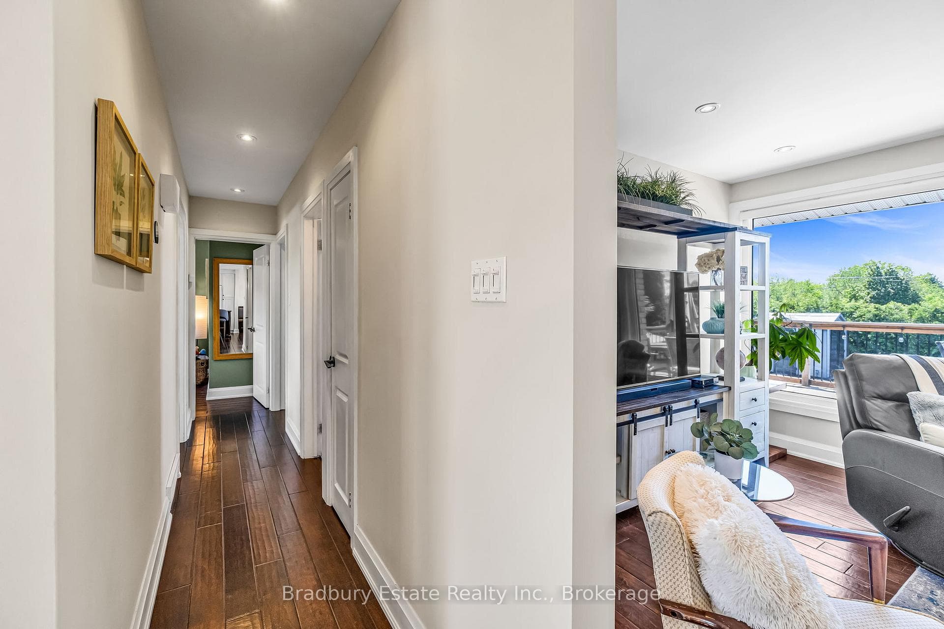 498 Wicklow Road - Detached photo 13 of 39 in Burlington, Ontario