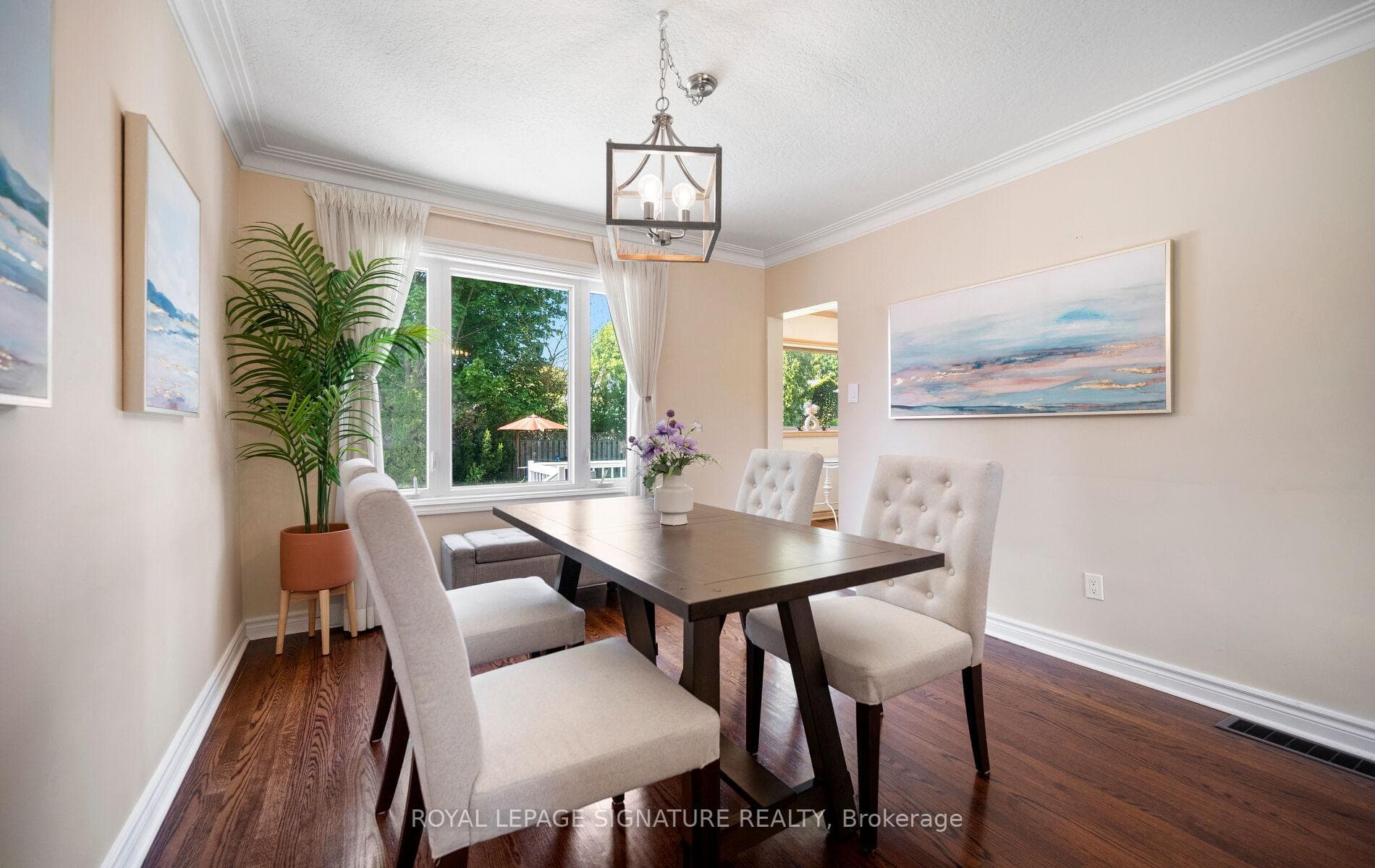 1570 Park Royale Boulevard - Detached photo 10 of 38 in Mississauga, Ontario