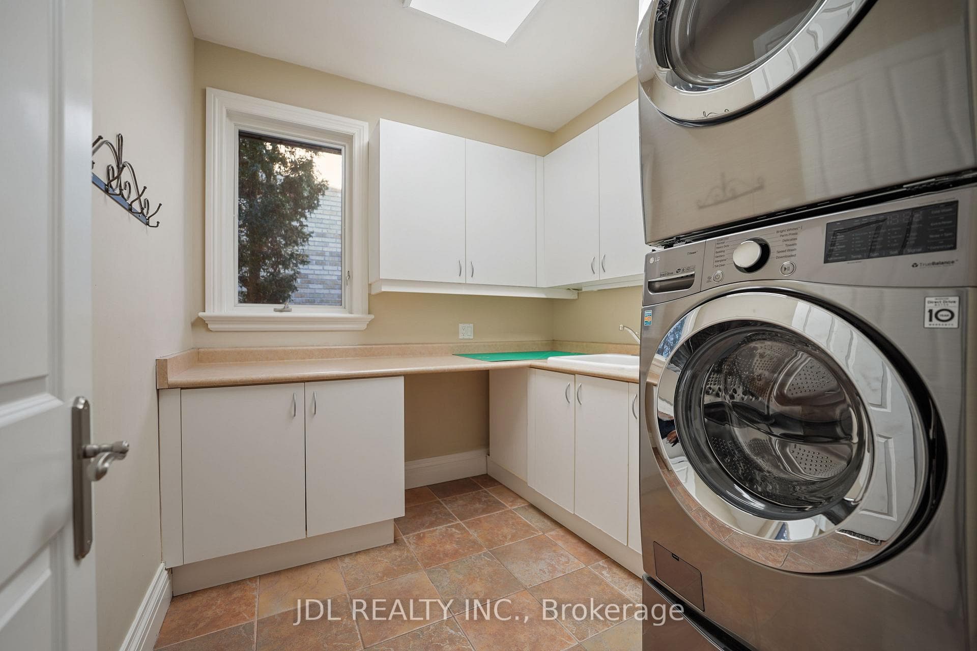 1283 Lindburgh Court - Detached photo 26 of 49 in Mississauga, Ontario
