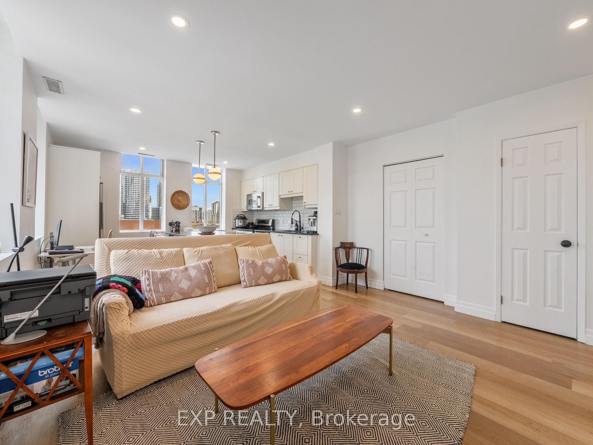 36 James Street Unit 805 - Condo photo 7 of 31 in Hamilton, Ontario