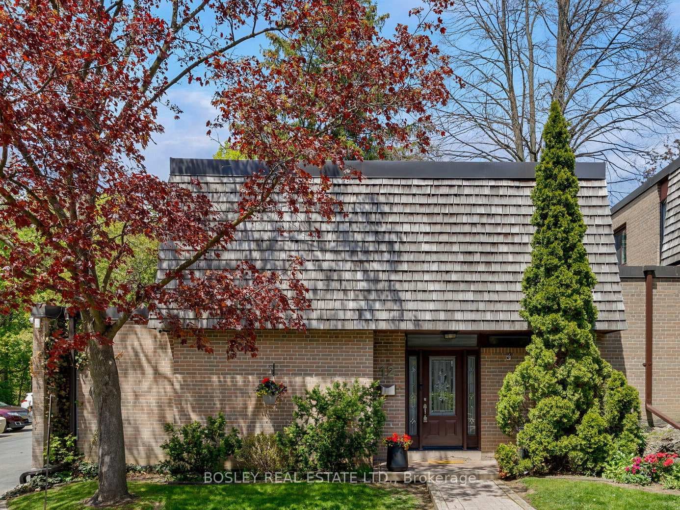 12 Redstone Path - Condo photo 1 of 42 in Etobicoke (Islington / Rexdale), Ontario