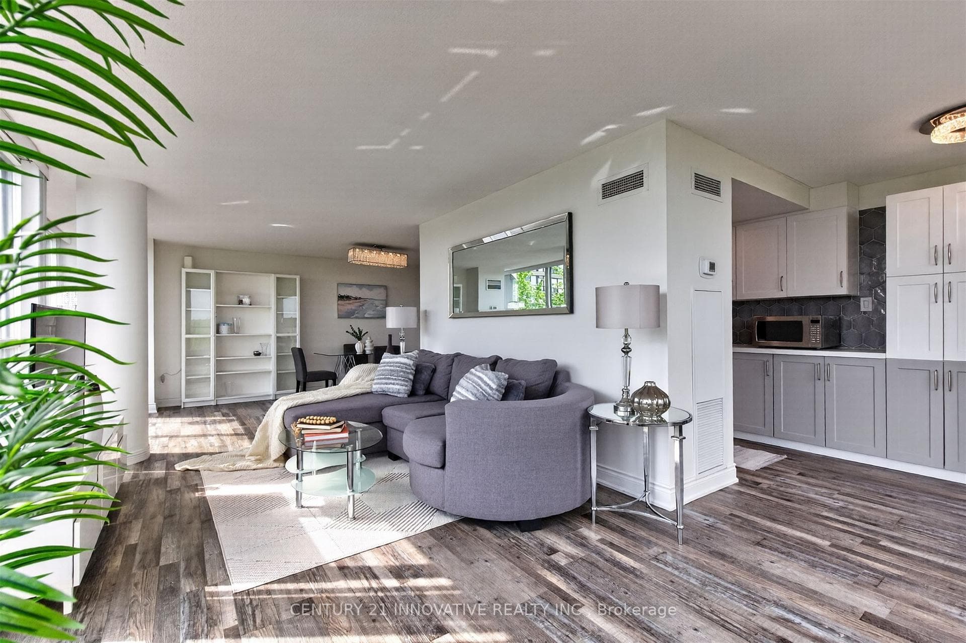 5 Rowntree Road Unit 415 - Condo photo 4 of 31 in Etobicoke (West Mall / Rexdale), Ontario