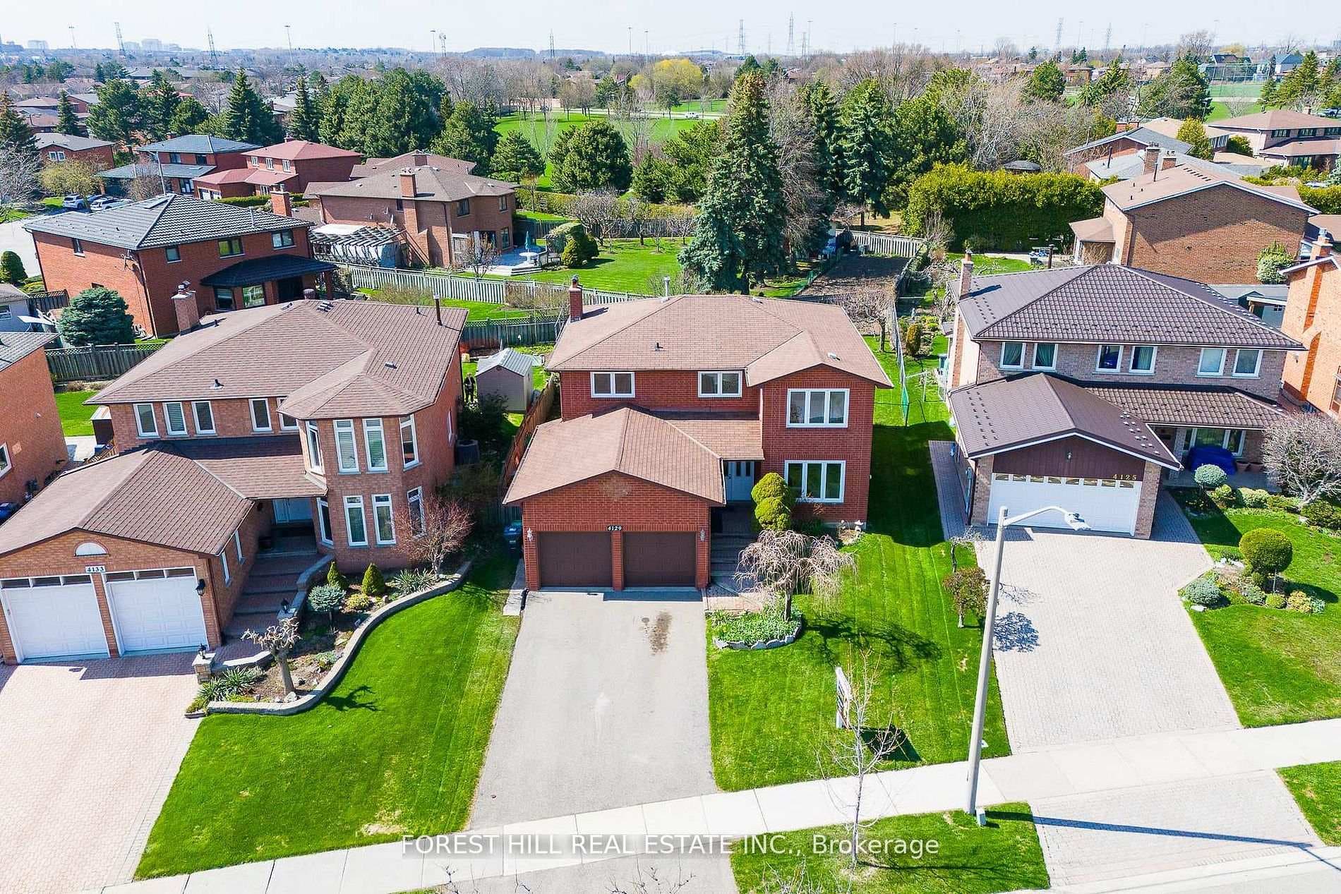 4129 Molly Avenue - home for sale in Mississauga, Ontario
