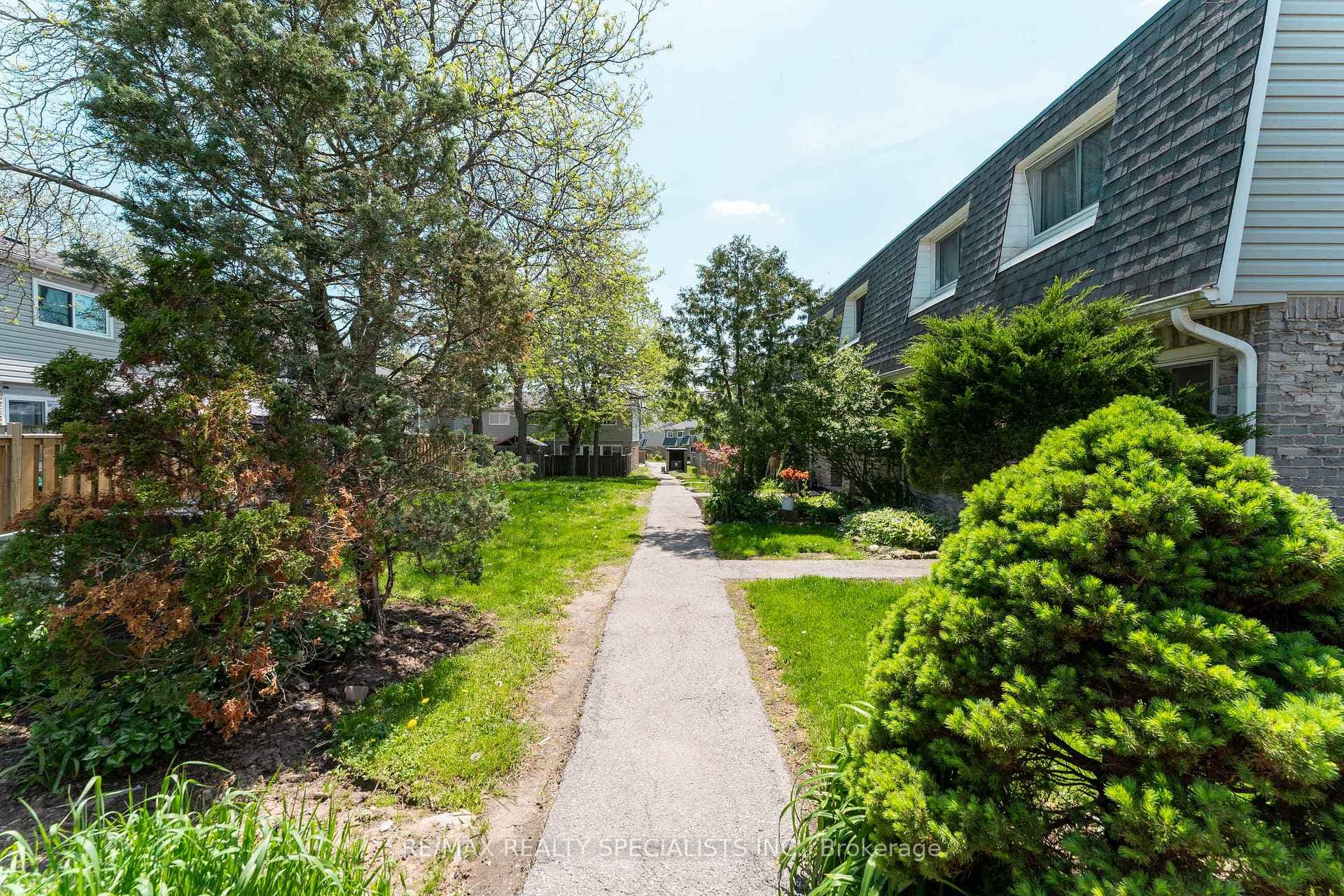 2050 Upper Middle Road Unit 114 - Condo photo 3 of 46 in Burlington, Ontario