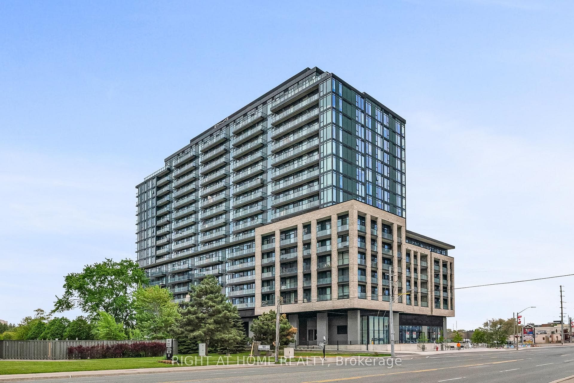 86 Dundas Street Unit 1520 - home for sale in Mississauga, Ontario