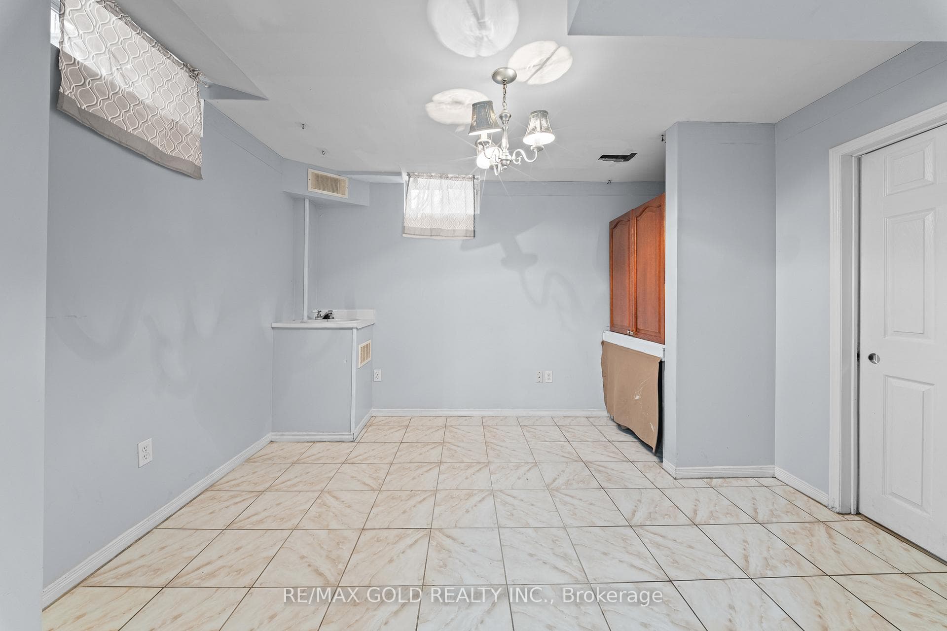 15 Revelstoke Place - Semi-Detached photo 40 of 49 in Brampton, Ontario