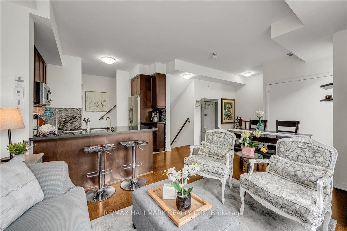 1011 Deta Road Unit 701 - Condo photo 11 of 42 in Mississauga, Ontario