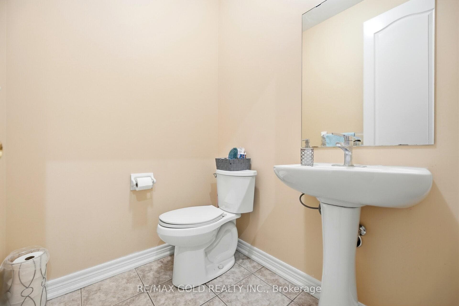 26 Drummondville Drive - Detached photo 13 of 28 in Brampton, Ontario