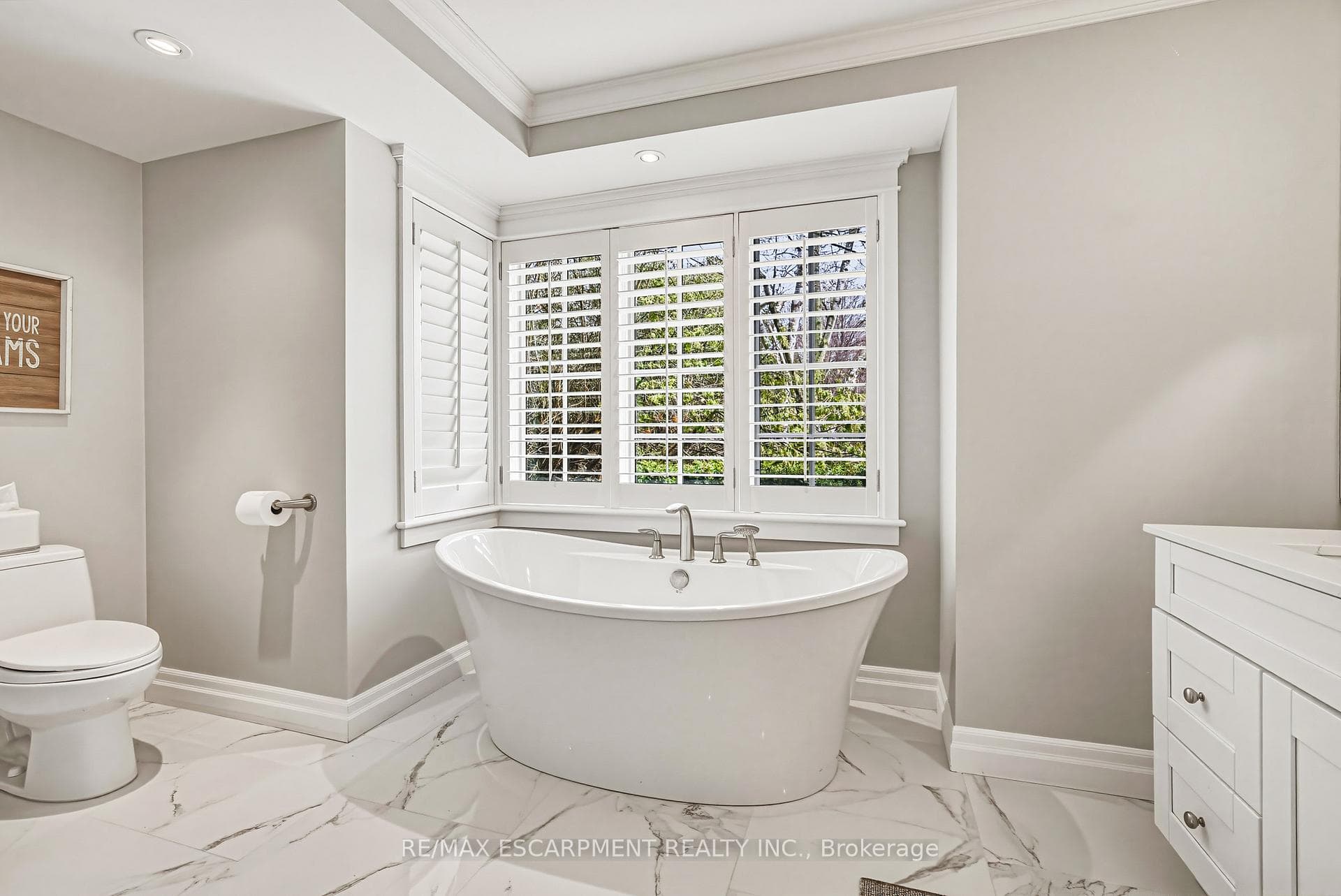 7 Colonial Crescent - Detached photo 29 of 49 in Oakville, Ontario