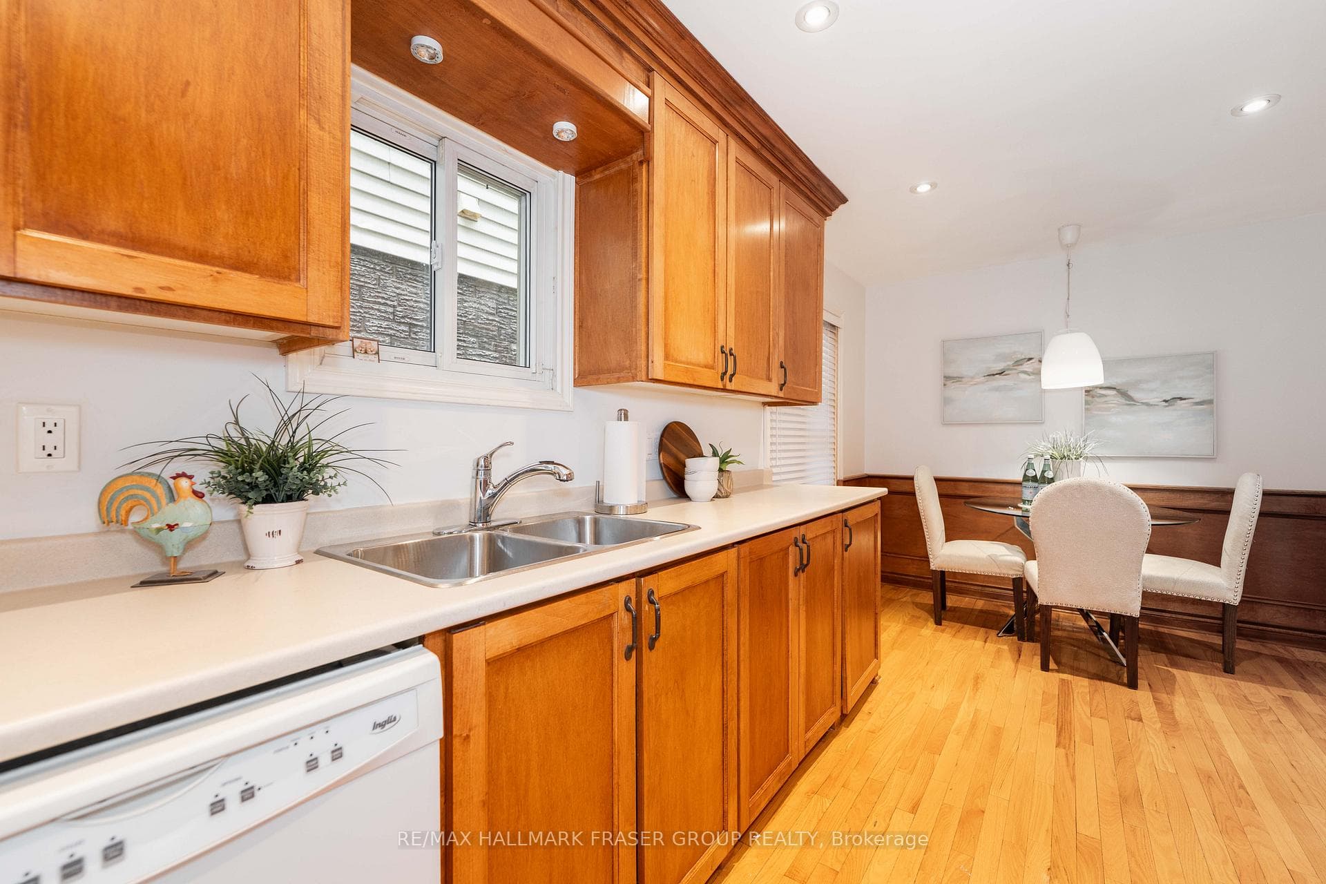 4 Coalport Drive - Detached photo 12 of 40 in Birch Cliff / Cliffside, Ontario