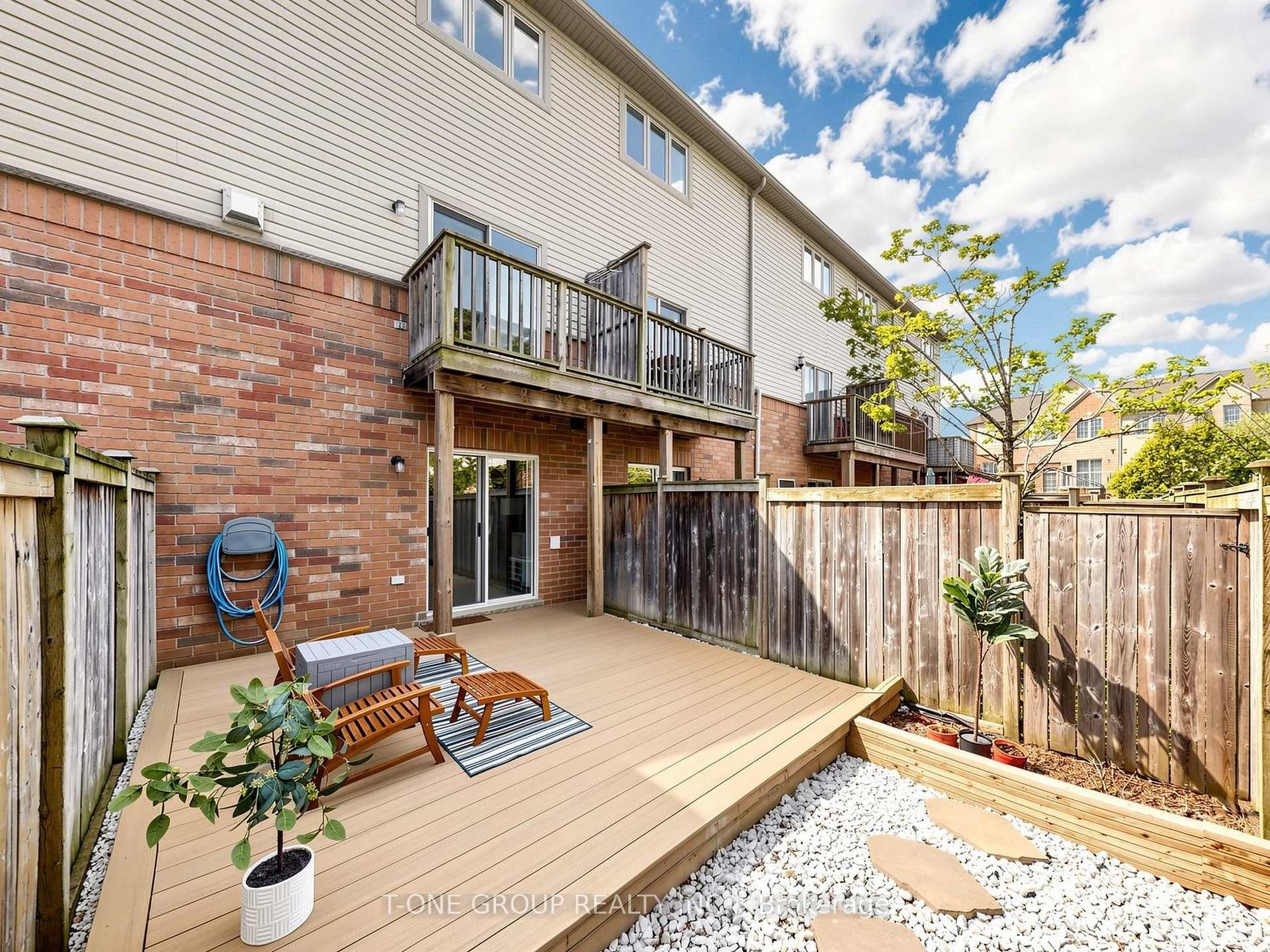 685 Rowley Common - Townhouse photo 38 of 43 in Burlington, Ontario