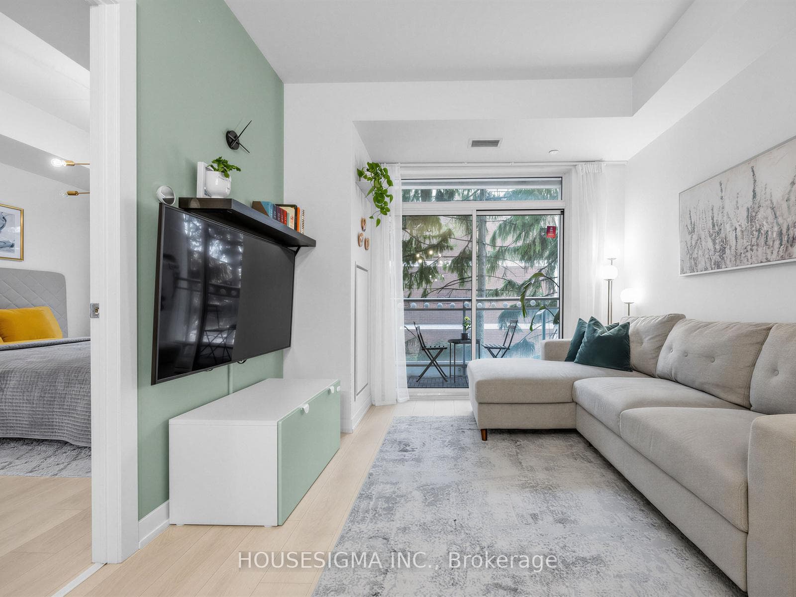 223 St.Clair Avenue Unit 306 - Condo photo 4 of 26 in Annex / Yorkville / Summerhill, Ontario