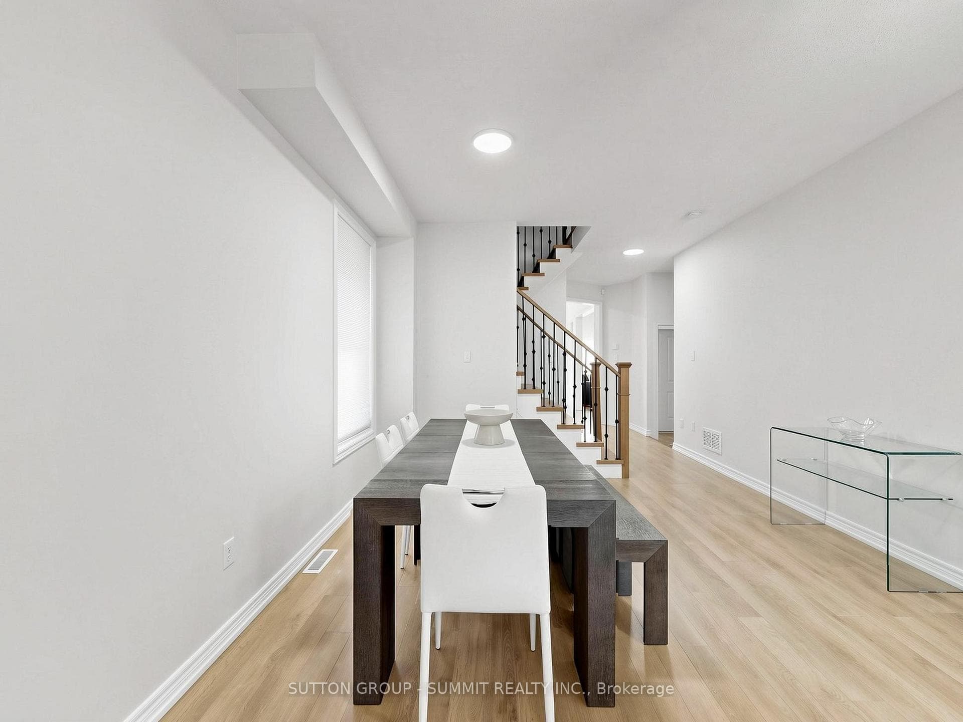 4880 YORKSHIRE Avenue - Detached photo 4 of 50 in Mississauga, Ontario