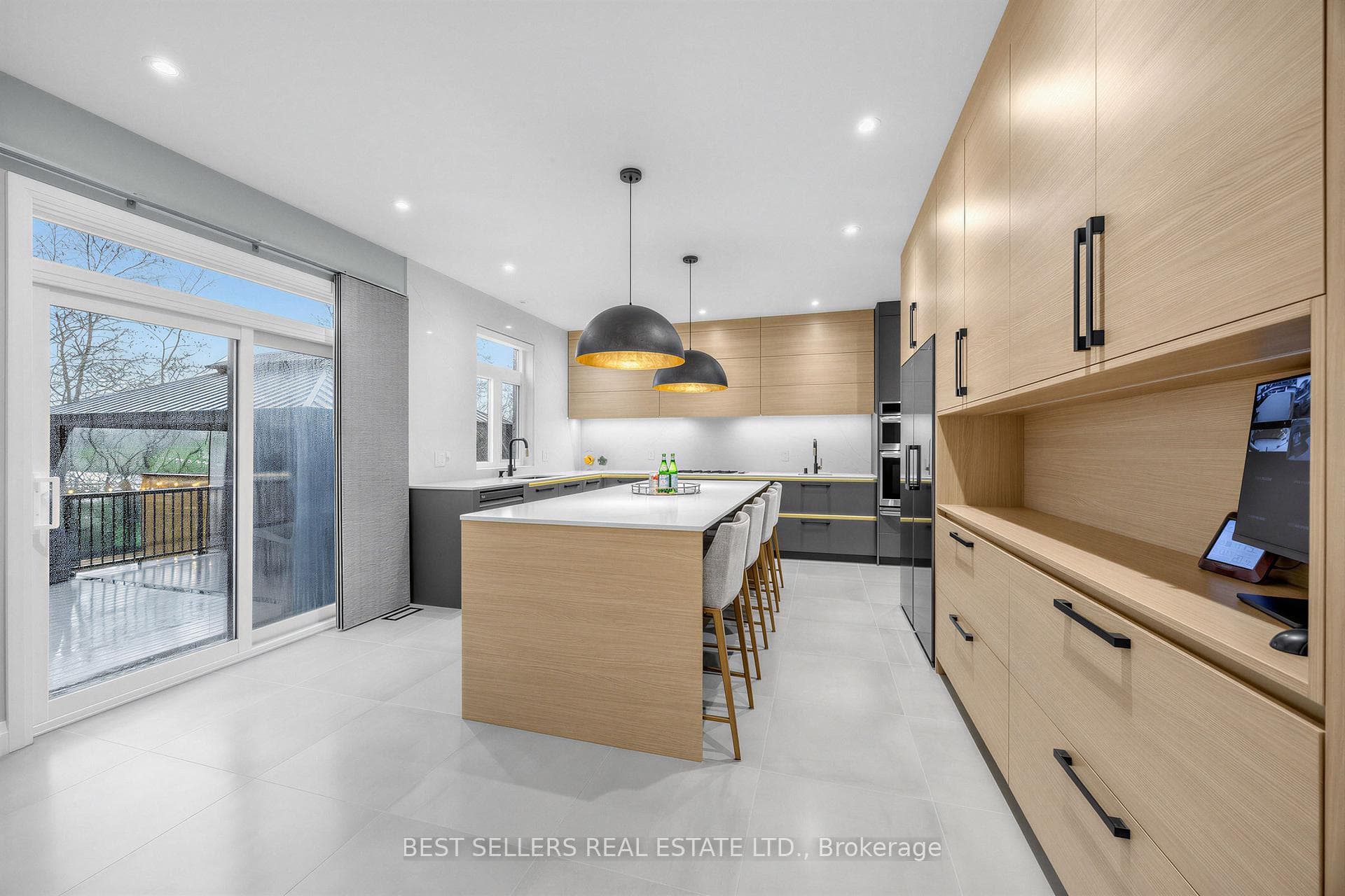395 Klein Circle - Detached photo 9 of 38 in Hamilton, Ontario