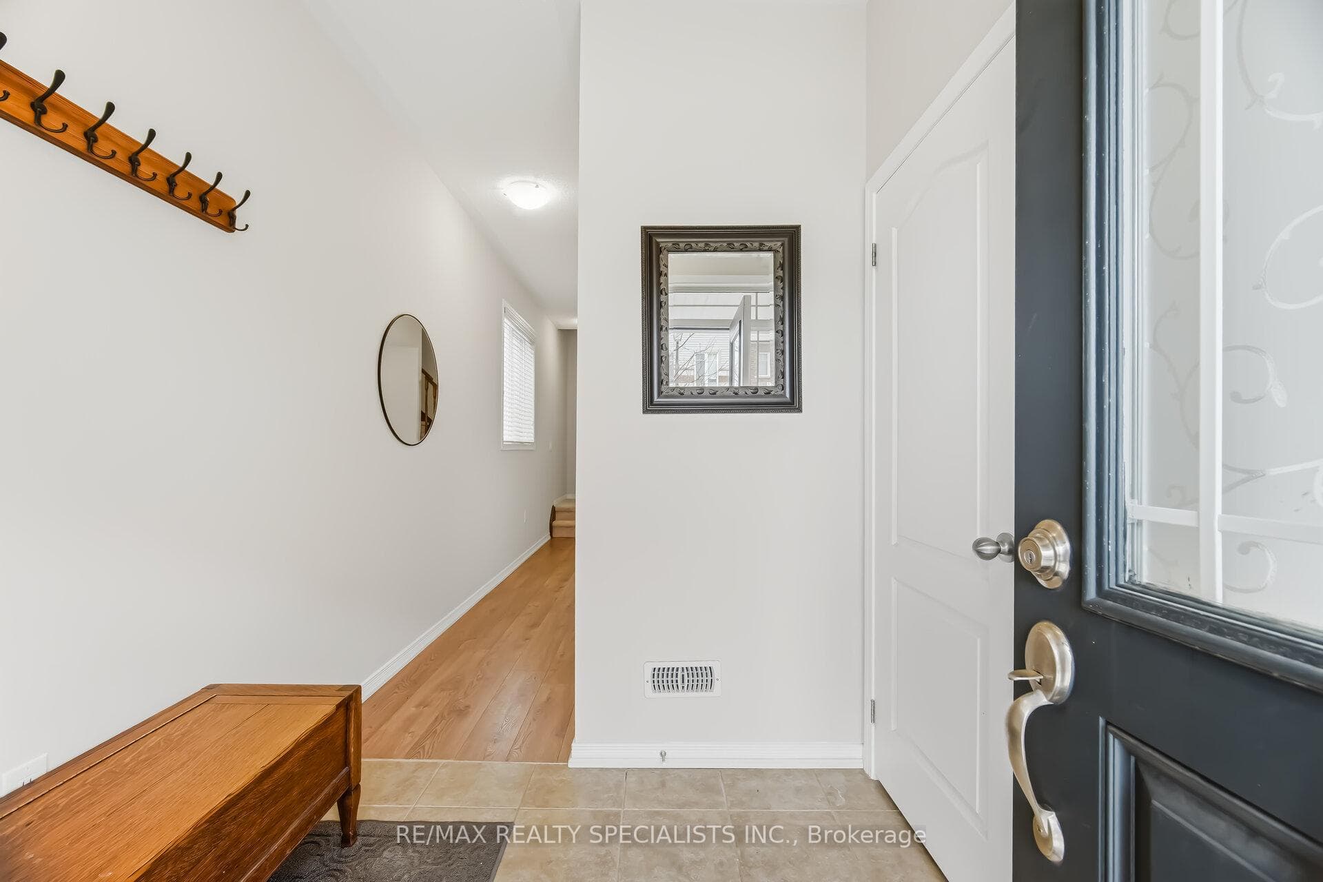33 Birchfield Crescent - Townhouse photo 3 of 16 in Caledon, Ontario