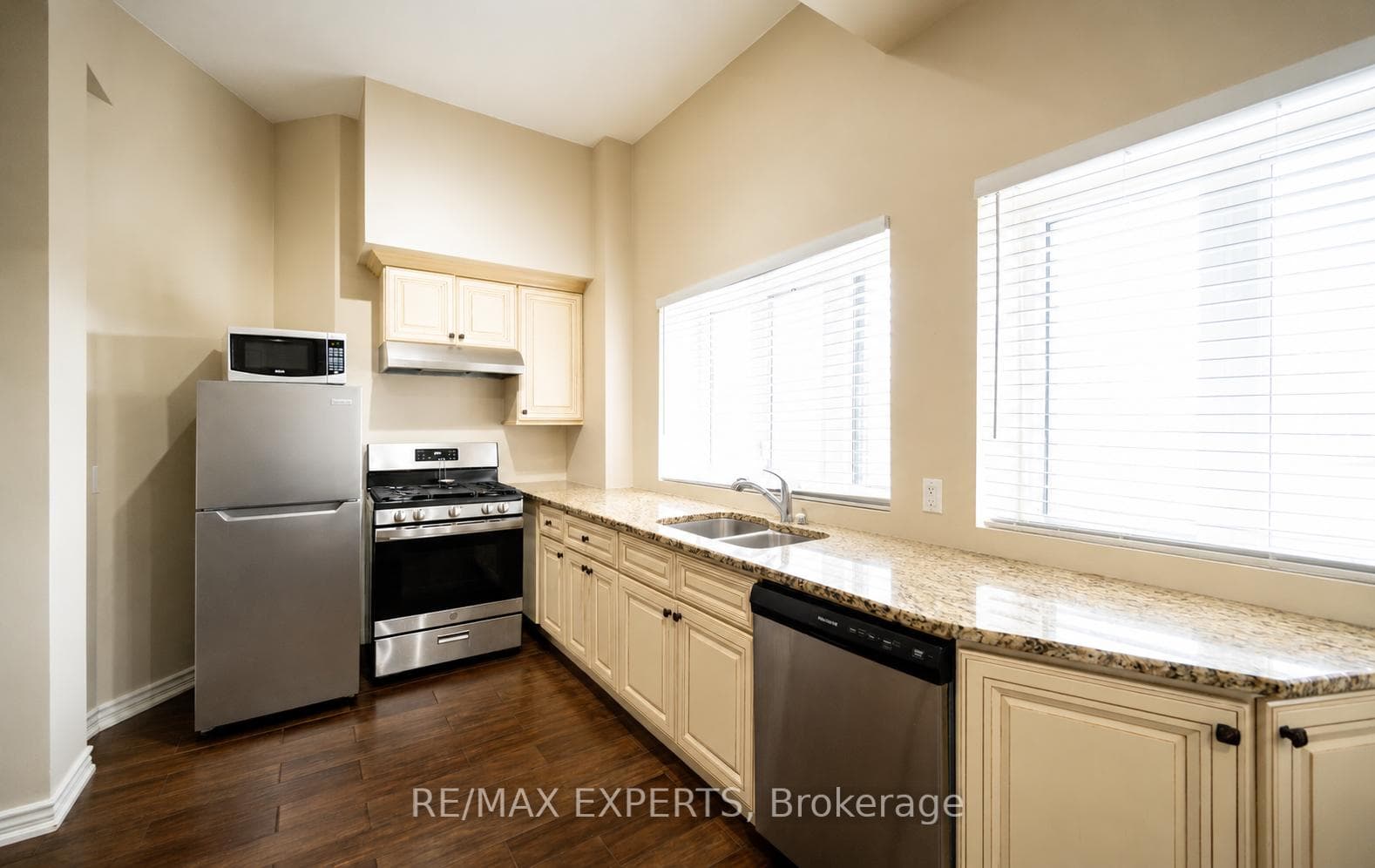 130 Wellington Street - Condo photo 7 of 13 in Hamilton, Ontario