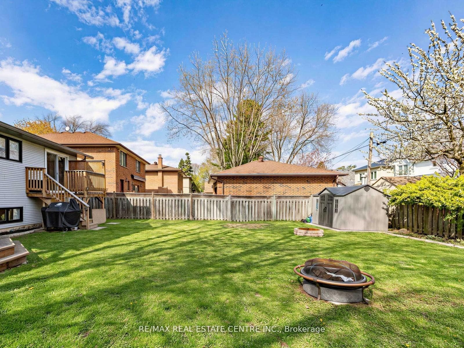 592 Montbeck Crescent - Detached photo 19 of 50 in Mississauga, Ontario
