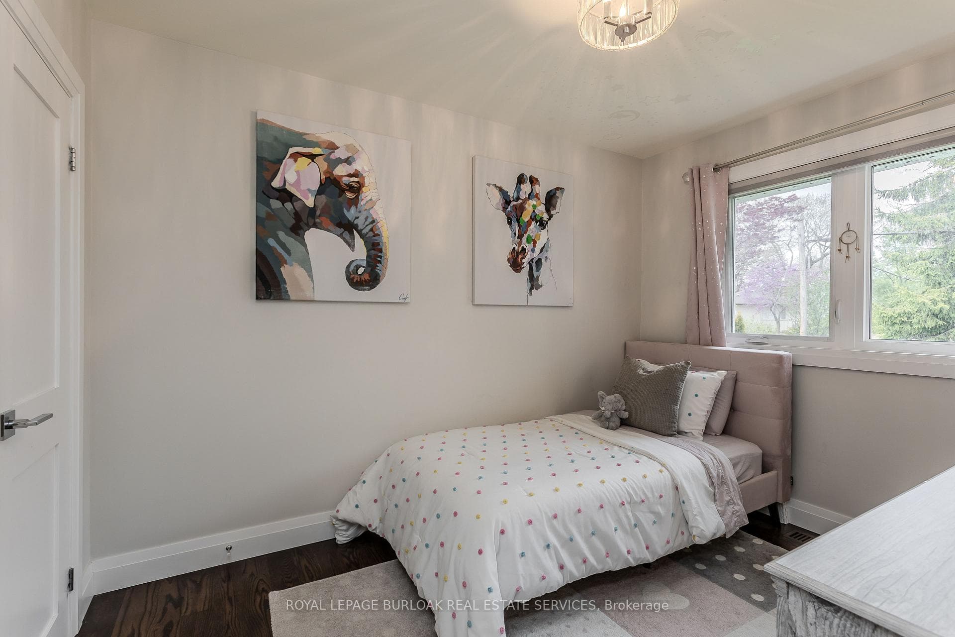5411 Cornwall Crescent - Detached photo 15 of 34 in Burlington, Ontario