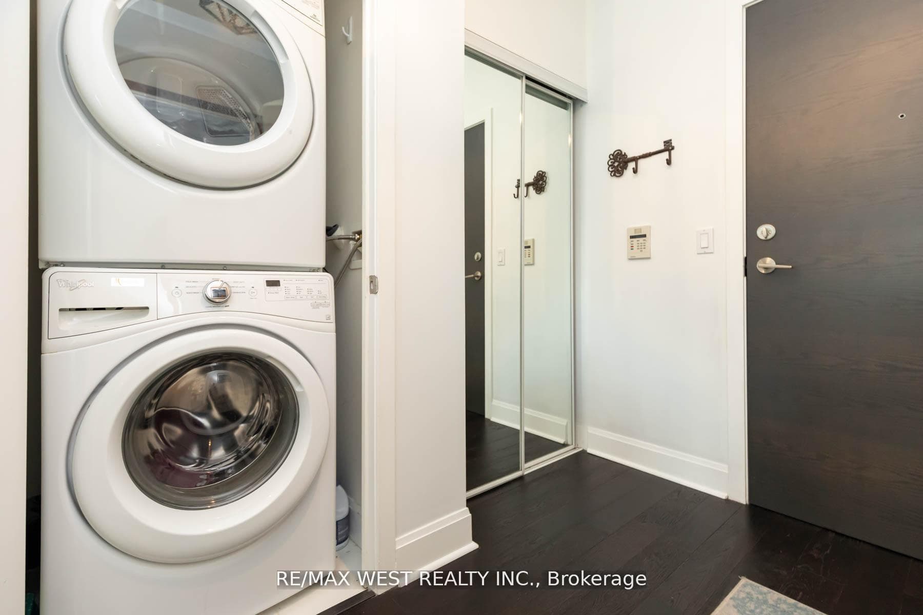 33 Shore Breeze Drive Unit 802 - Condo photo 22 of 38 in Liberty Village / Parkdale / South Parkdale, Ontario