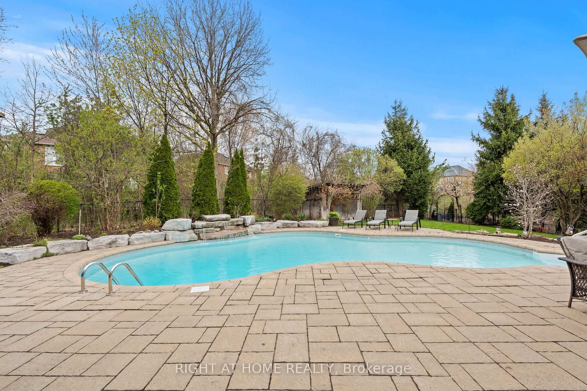 2275 Whitecliffe Way - Detached photo 3 of 38 in Oakville, Ontario