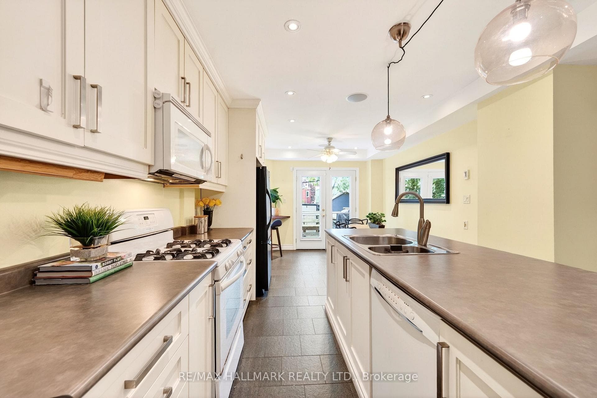 17 Mountalan Avenue - Semi-Detached photo 15 of 42 in Riverdale / Leslieville, Ontario