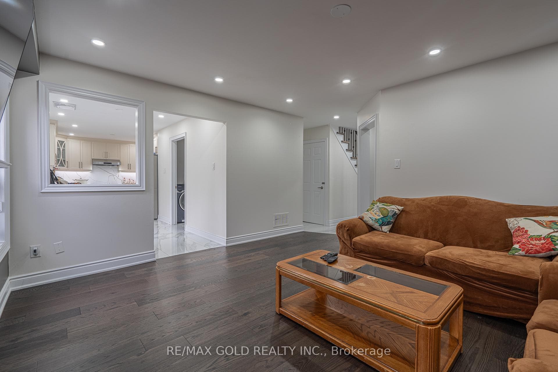 6 Meadow Glade Road - Detached photo 7 of 36 in Brampton, Ontario