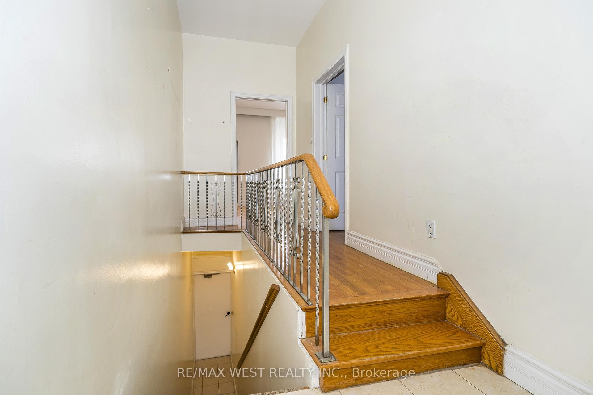 404 Manning Avenue - Semi-Detached photo 14 of 41 in Downtown Toronto / Waterfront, Ontario