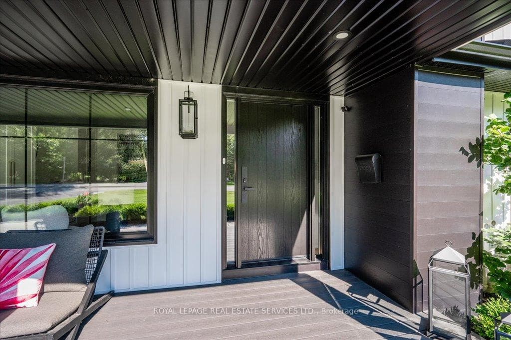 169 Oakes Drive - Detached photo 8 of 48 in Mississauga, Ontario