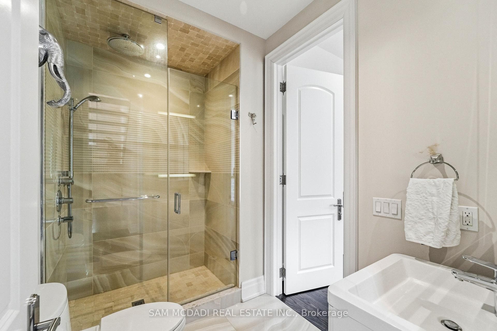 2411 Thorn Lodge Drive - Detached photo 26 of 50 in Mississauga, Ontario