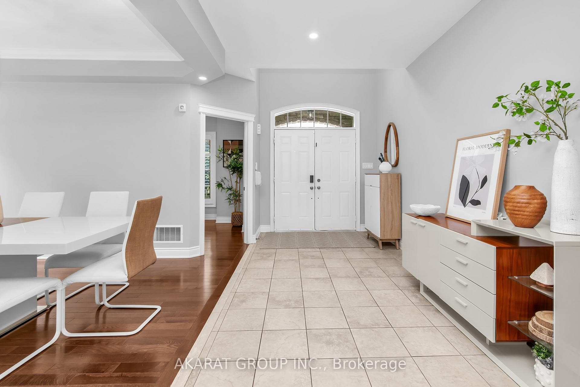 2376 Brockberry Crescent - Detached photo 5 of 50 in Oakville, Ontario