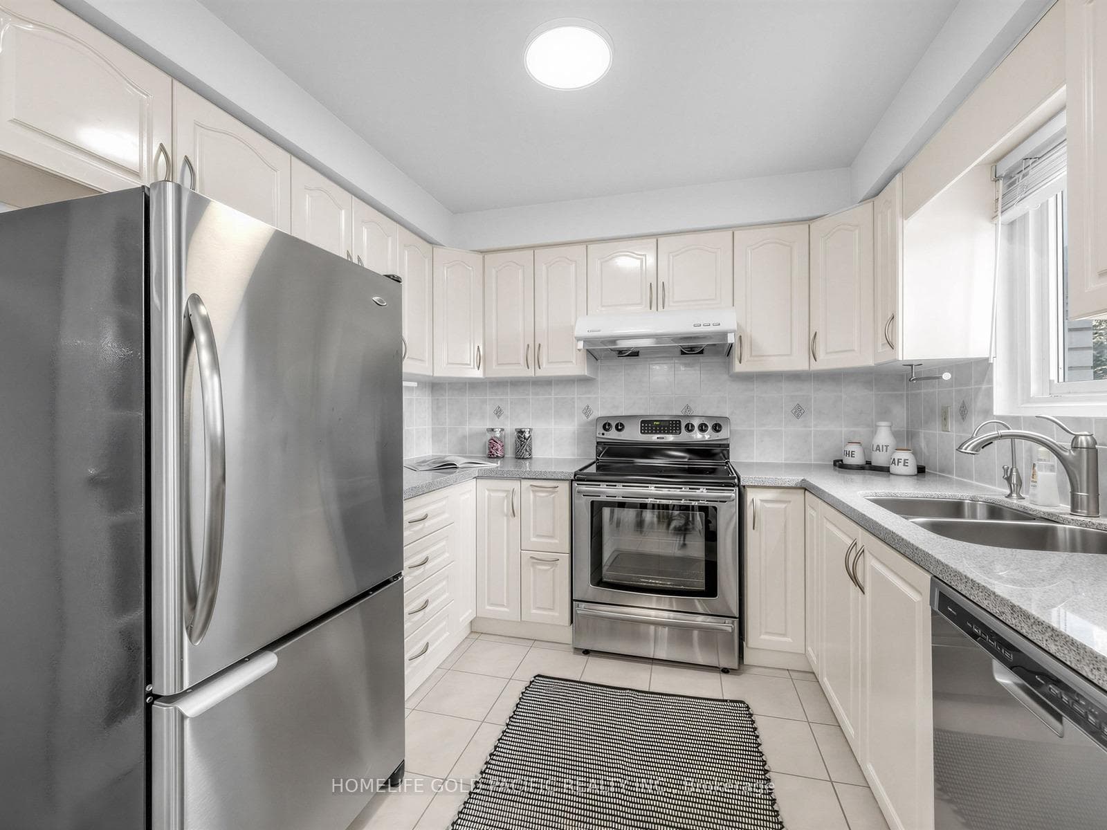 10 O'Shea Crescent - Detached photo 11 of 42 in Hillcrest Village / Bayview Village, Ontario