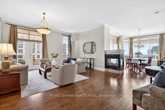 35 Kingsbridge Garden Circle Unit TPH4 - Condo photo 5 of 50 in Mississauga, Ontario