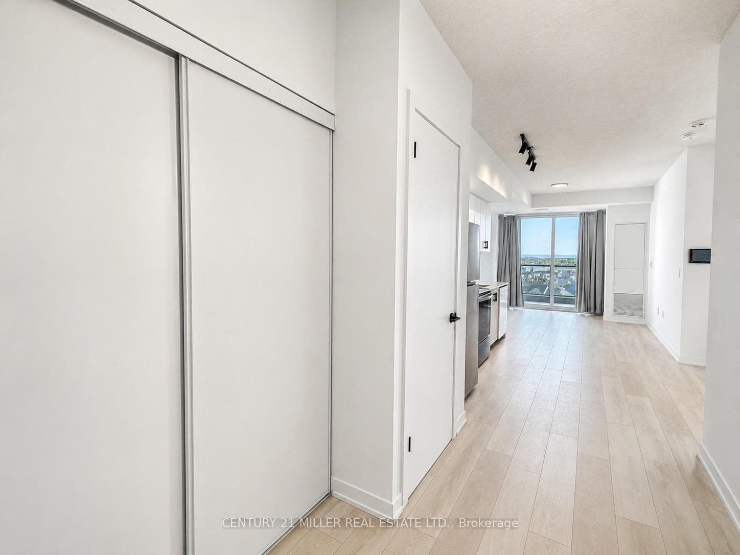 4878 Power Common Unit D811 - Condo photo 6 of 24 in Burlington, Ontario