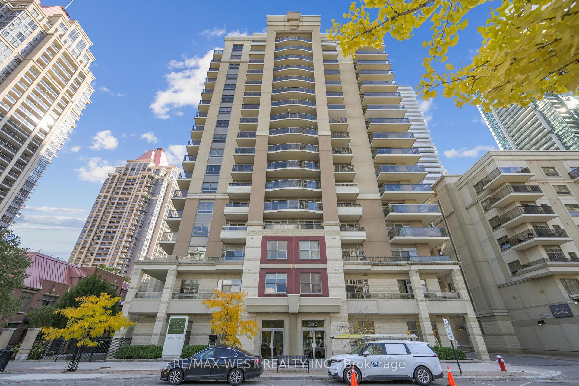 350 Princess Royal Drive Unit 805 - home for sale in Mississauga, Ontario