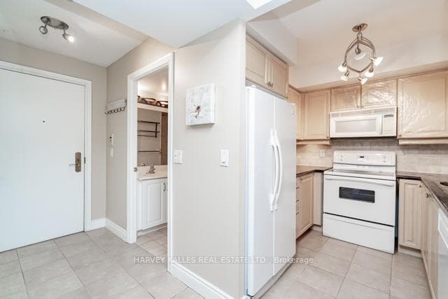 880 Grandview Way Unit 1209 - Condo photo 11 of 26 in Willowdale / Newtonbrook, Ontario