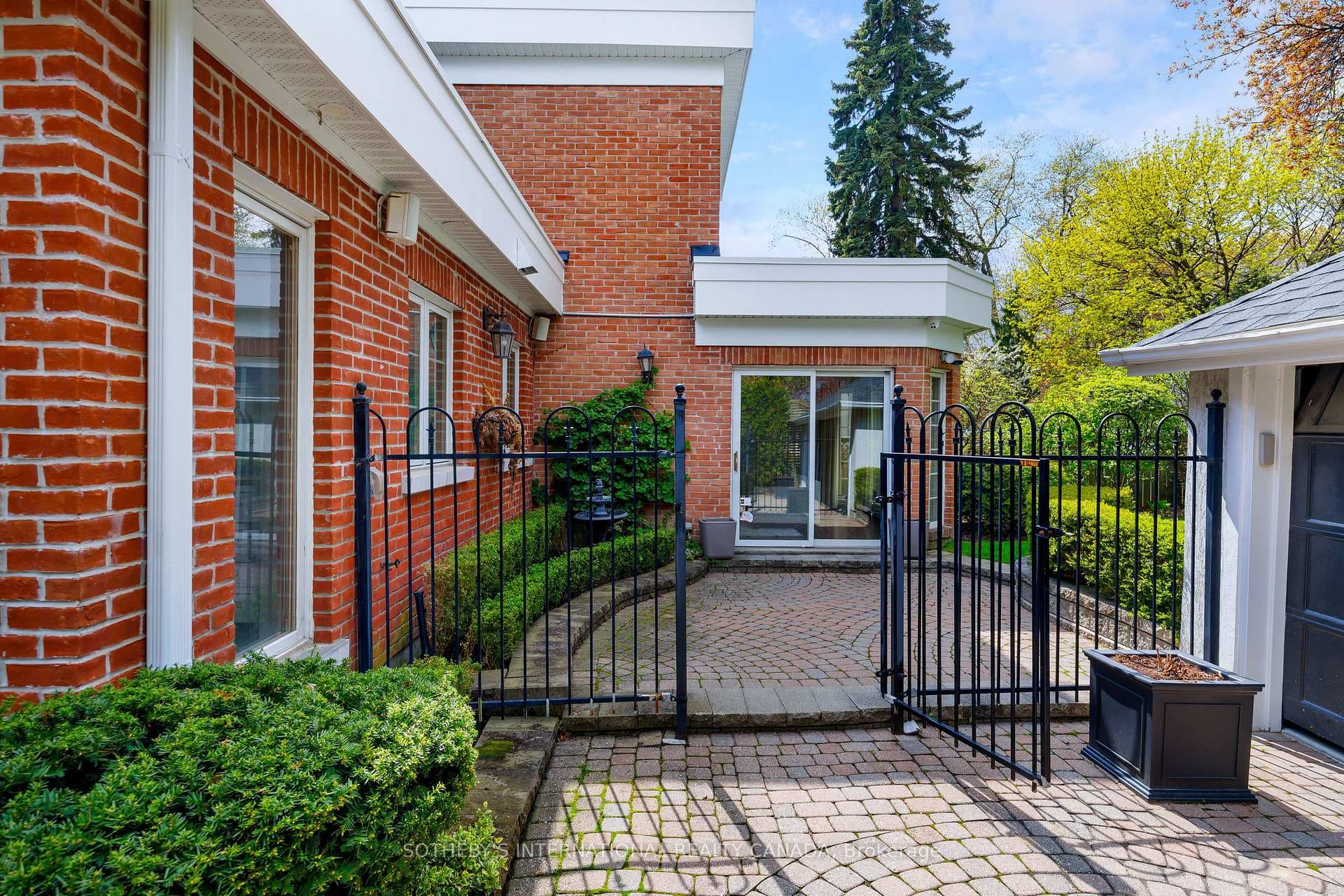 70 King Georges Road - Detached photo 47 of 50 in Etobicoke (Islington / Rexdale), Ontario
