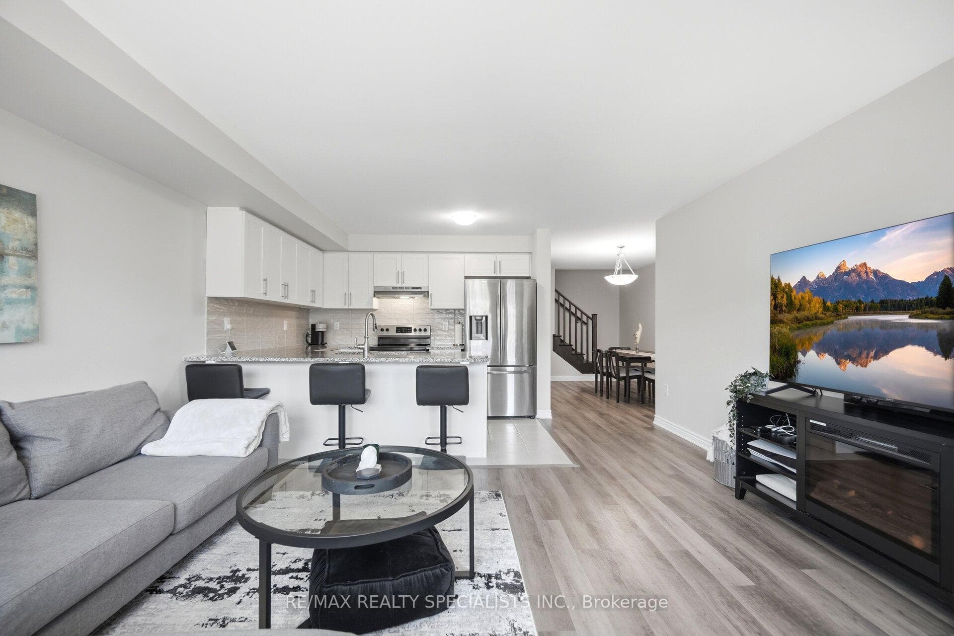 510 Bellflower Court - Townhouse photo 13 of 41 in Milton, Ontario