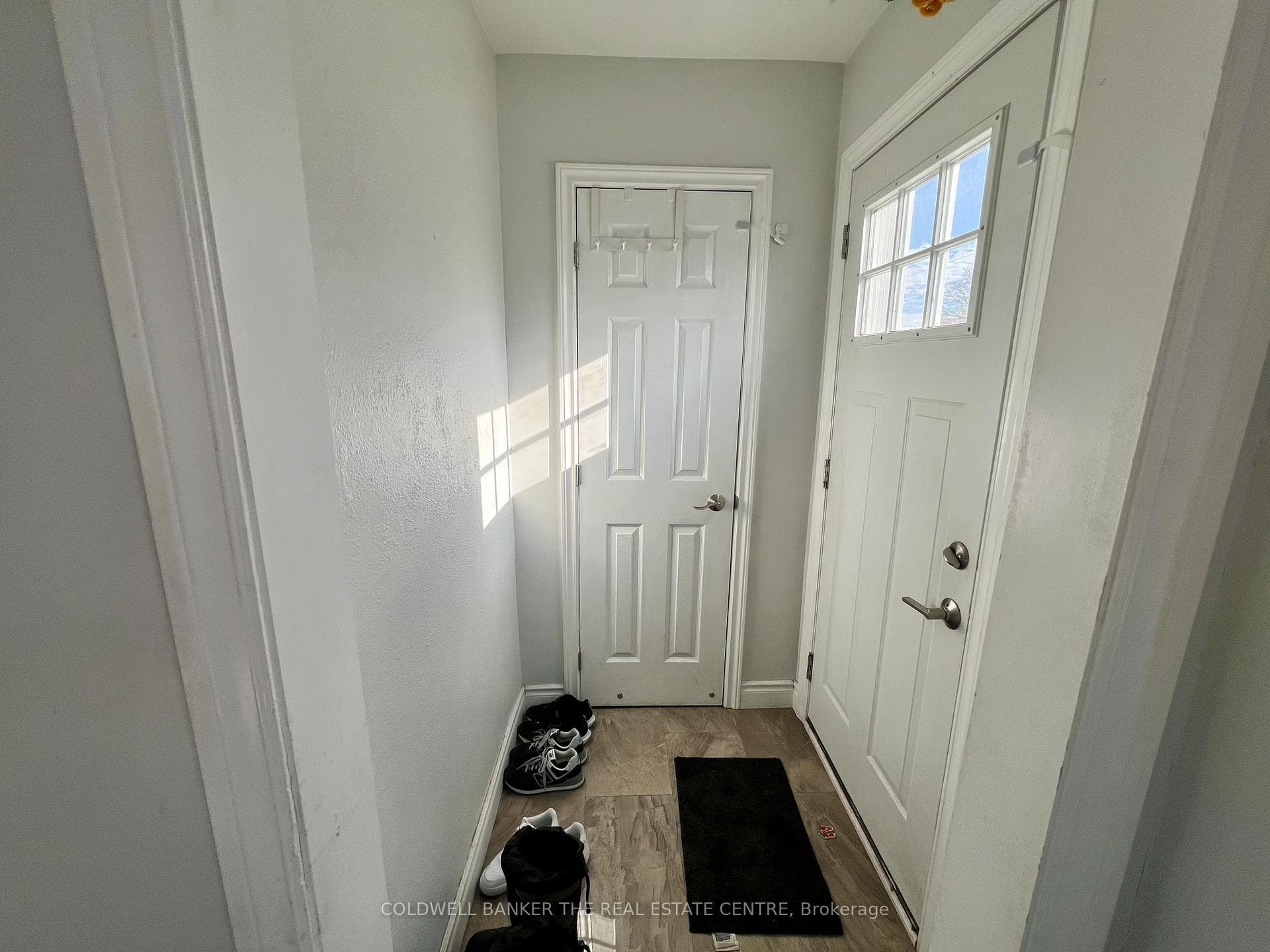 31 Sharpe Street Unit Upper - Detached photo 2 of 17 in Birch Cliff / Cliffside, Ontario