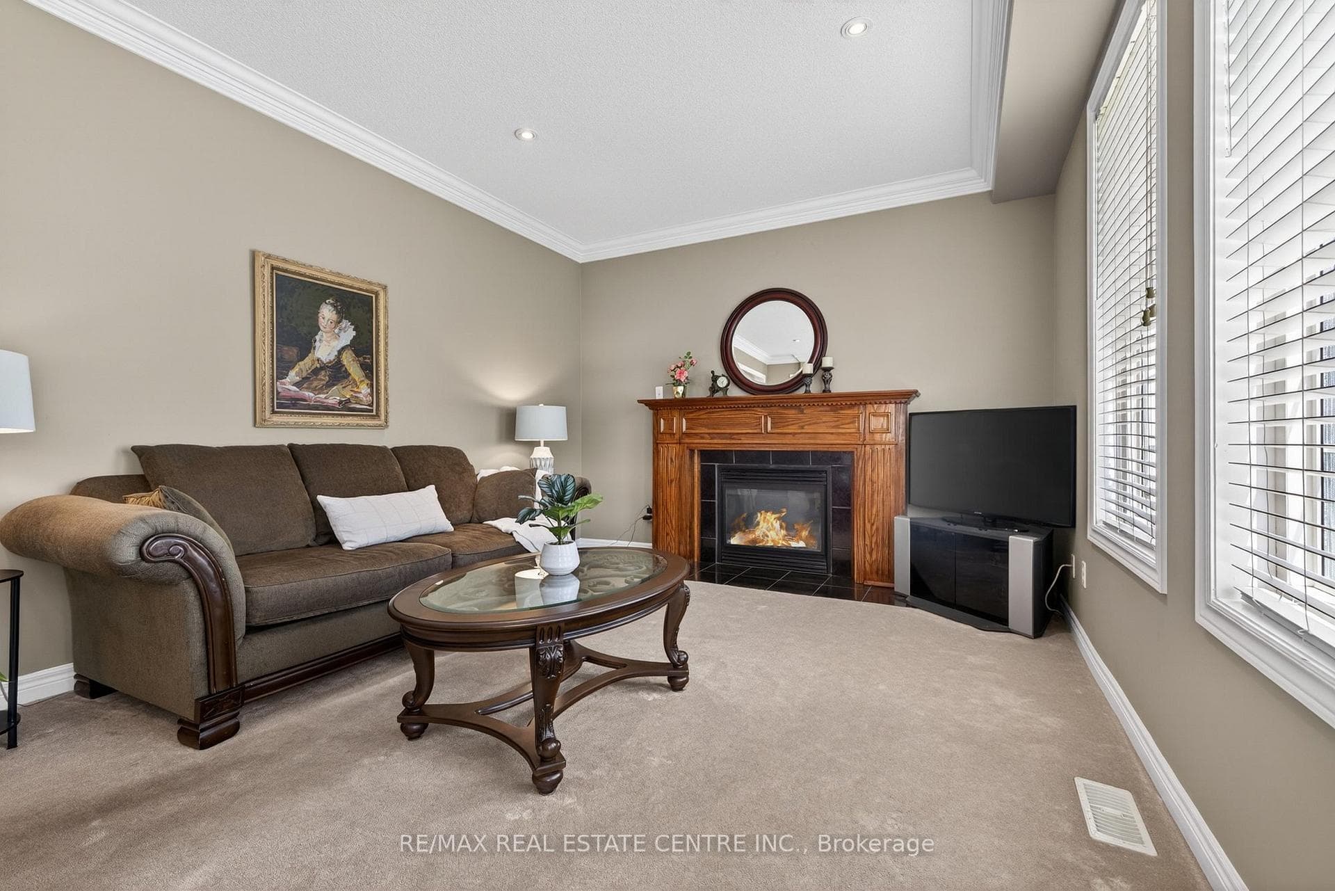 1022 Laidlaw Drive - Detached photo 12 of 50 in Milton, Ontario