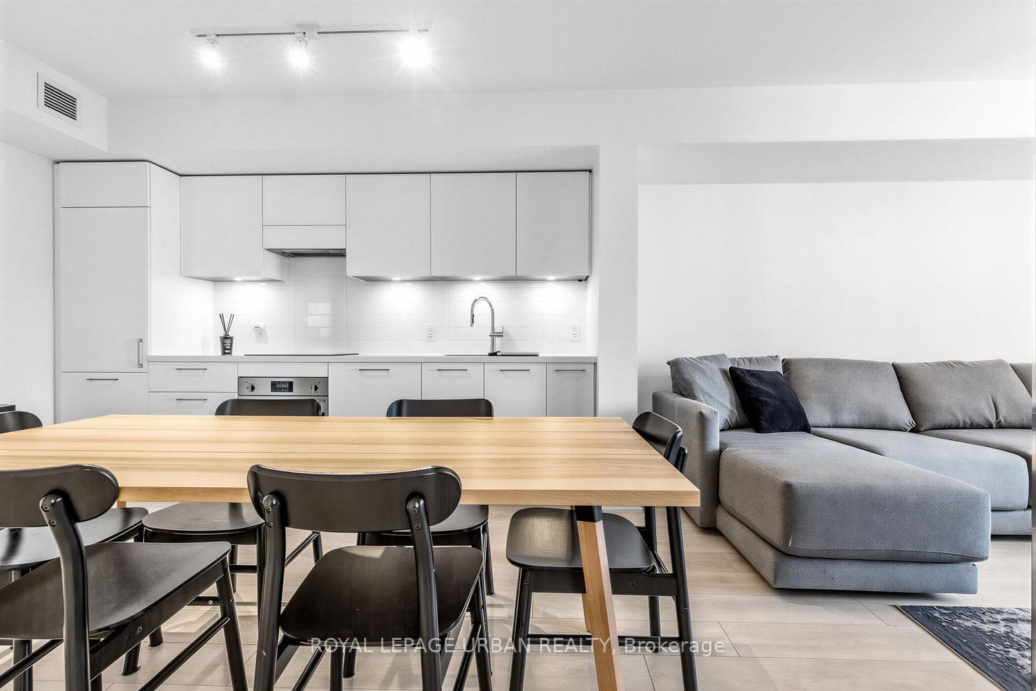 33 Frederick Todd Way Unit 505 - Condo photo 8 of 42 in Flemingdon Park / Don Mills, Ontario